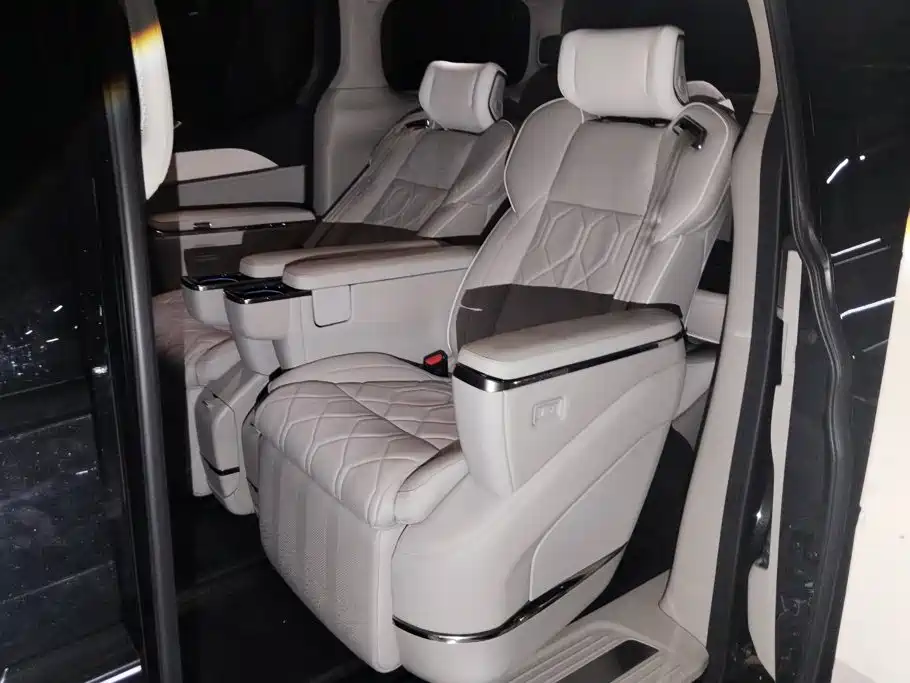 Volvo EM90 2024 2025 Ultra Six-Seater
