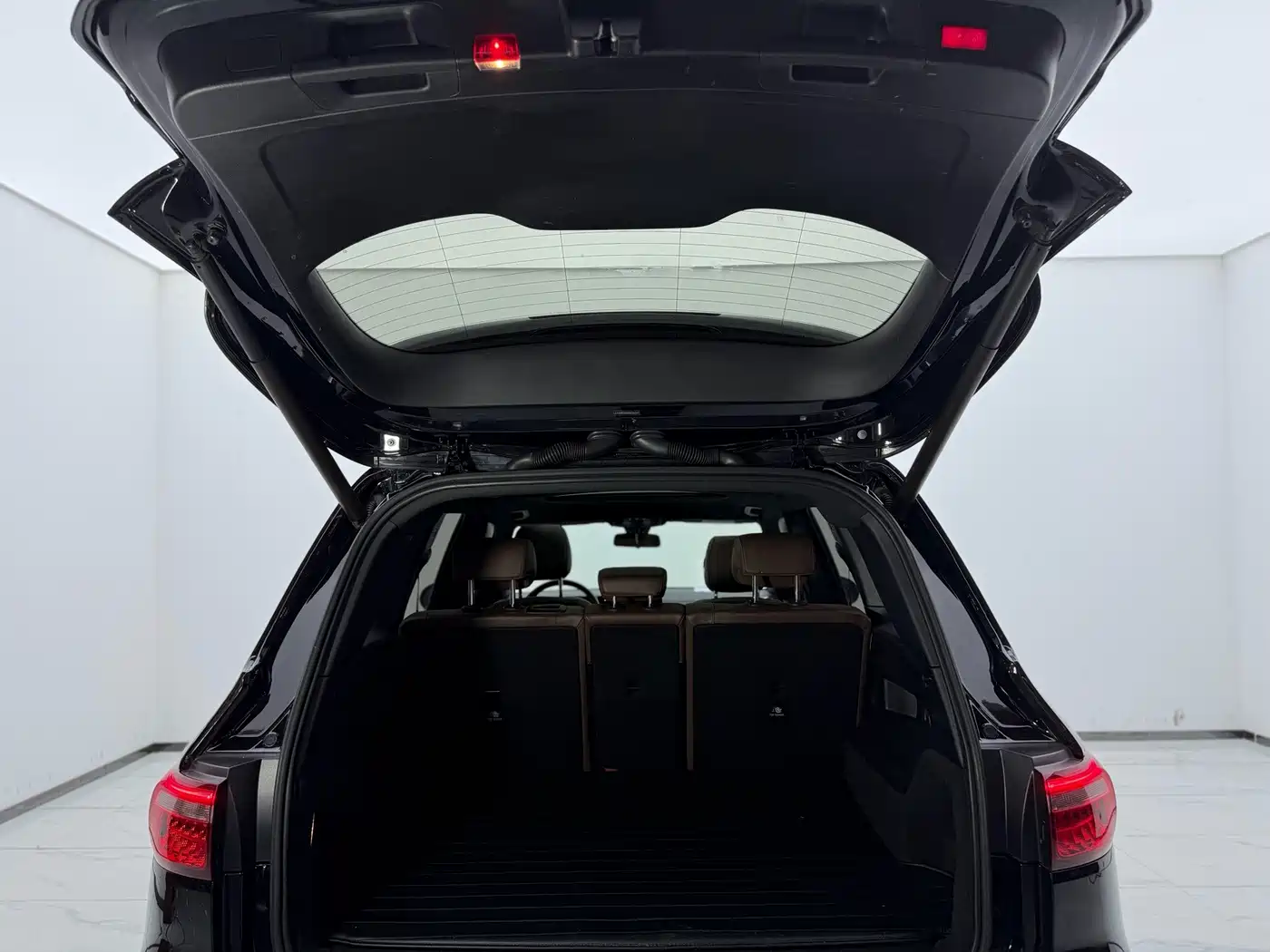 Photo 6 - Mercedes-Benz GLB