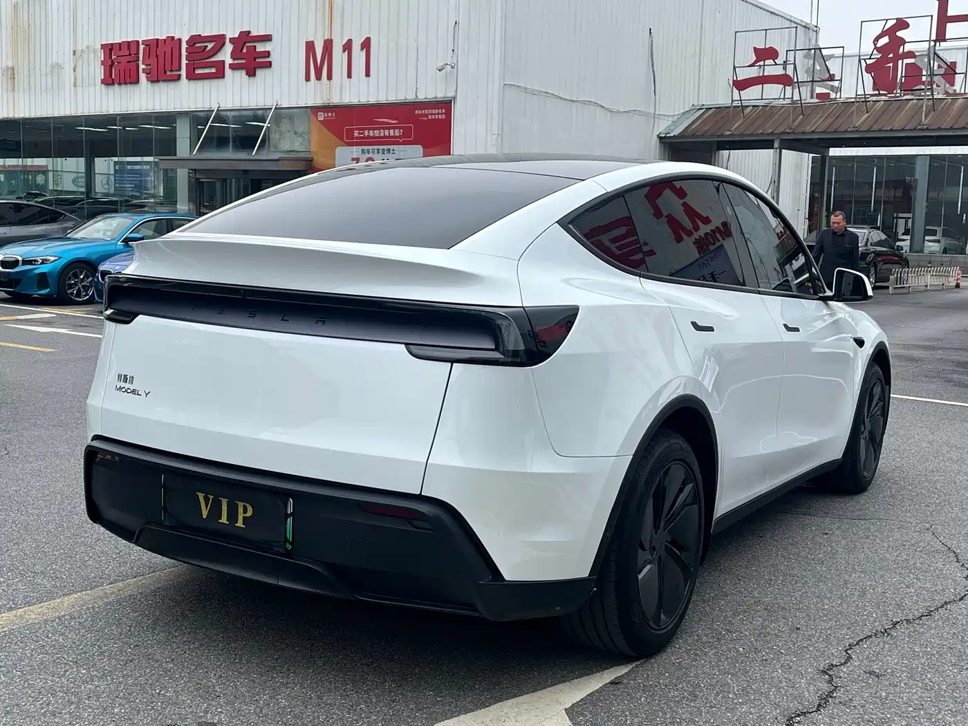 TESLA MODEL Y