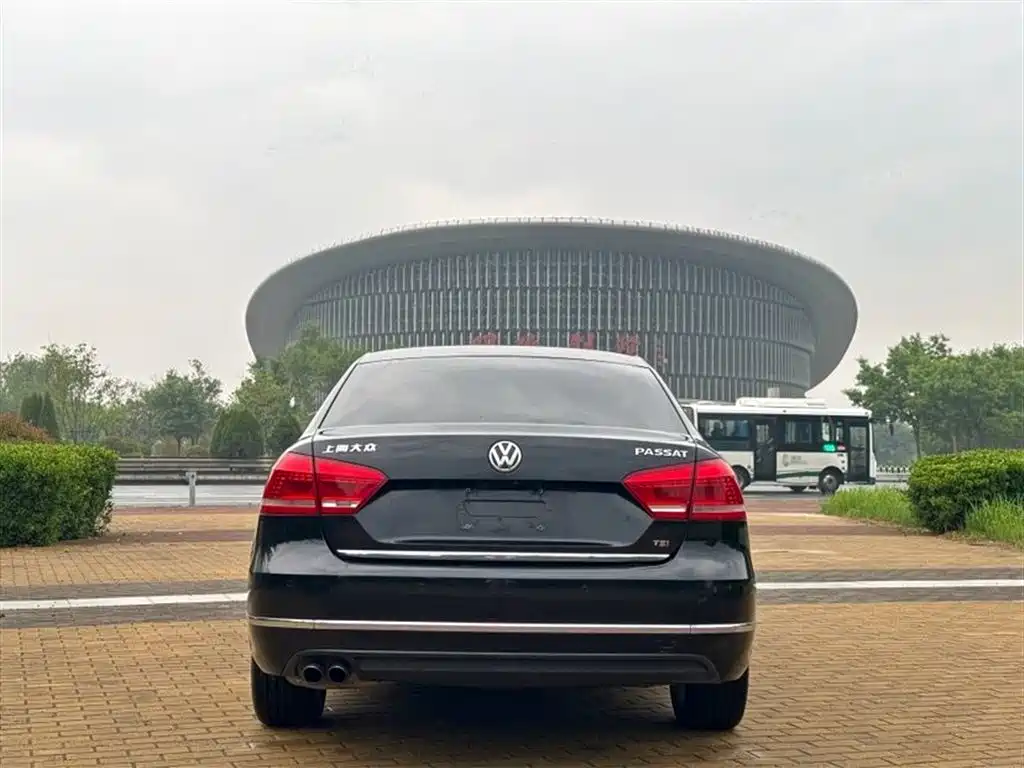 Volkswagen Passat 2013 1.8TSI DSG Government Procurement Edition фото 5
