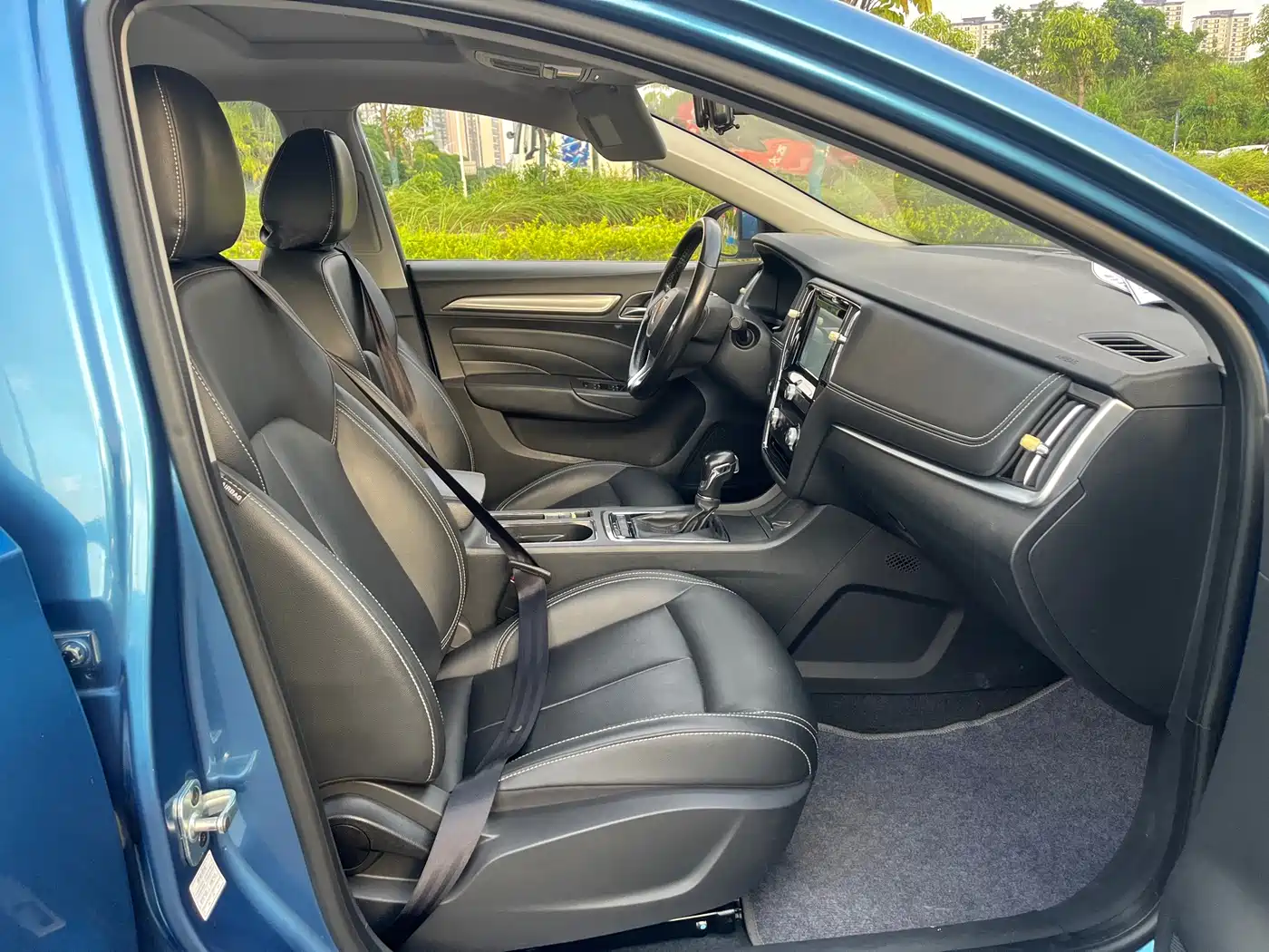 Фото 10 - Roewe i6