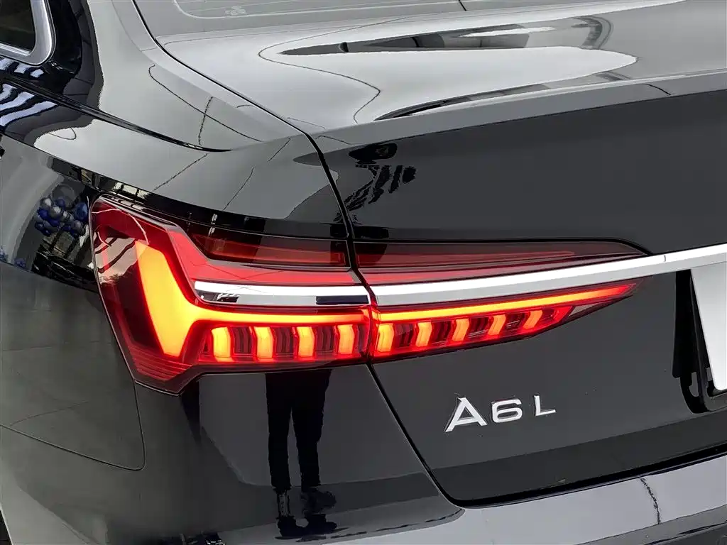 Audi A6L 2021 45 TFSI quattro Exclusive Elegance фото 32