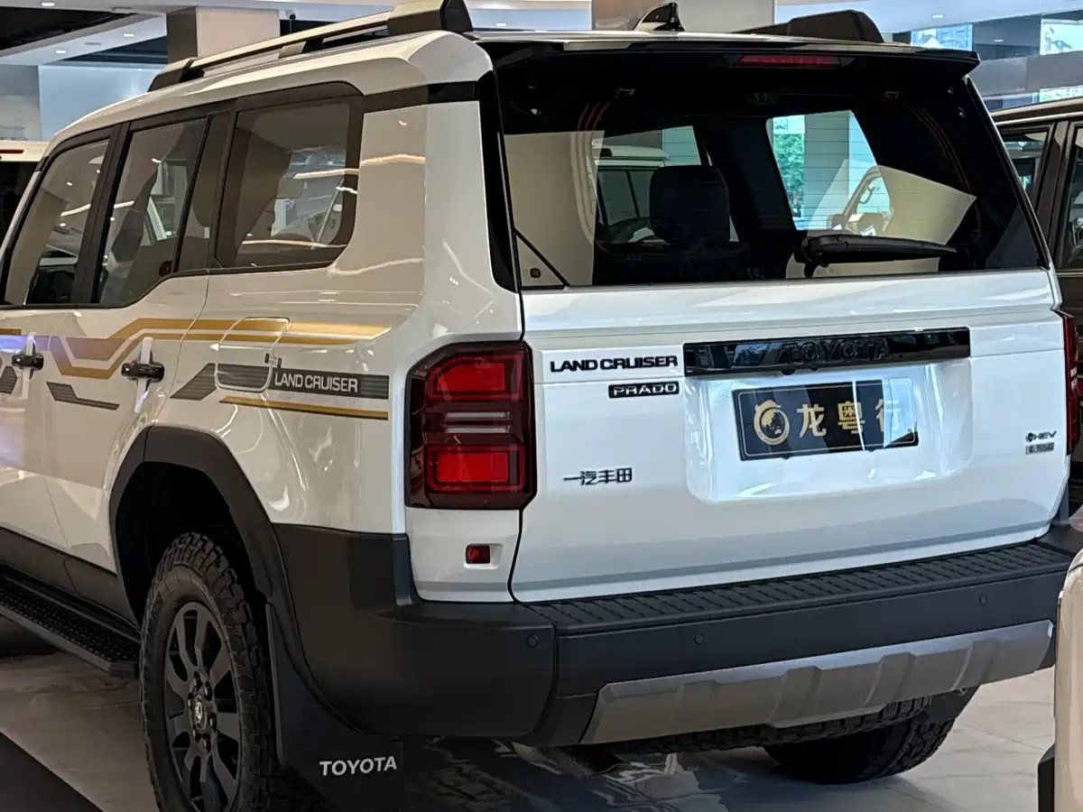 Toyota Prado фото 9