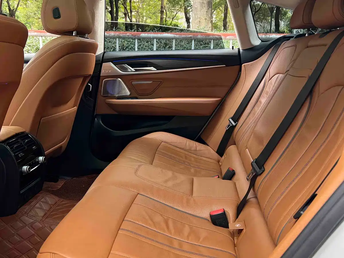 BMW 6 Series GT 2018 630i M Sport Package фото 2