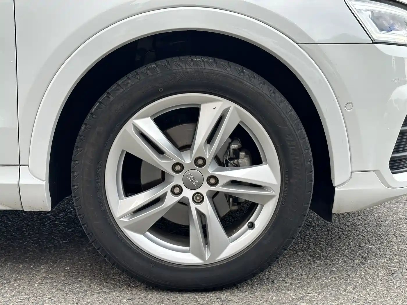 Фото 8 - Audi Q3