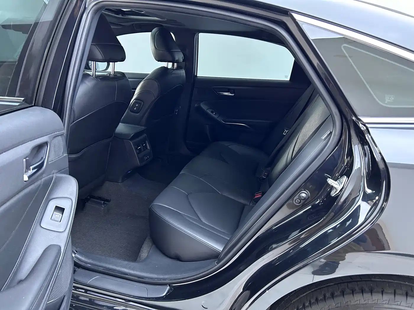 Toyota Avalon 2021 2.5L Luxury Edition фото 9