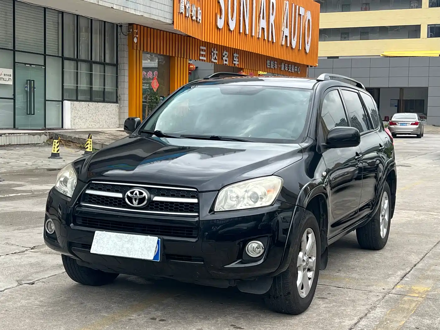 Toyota RAV4 Rongfang 2010 2.4L Automatic Luxury Upgrade Edition
