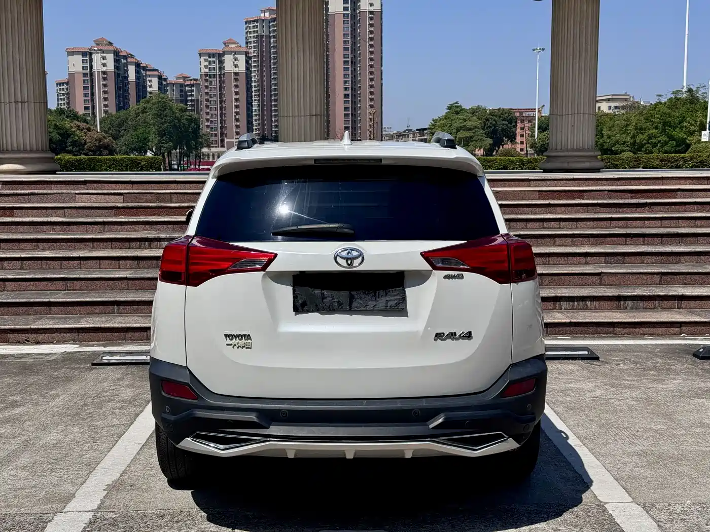 Toyota RAV4 Rongfang 2015 2.0L CVT 2WD Trend Edition фото 11