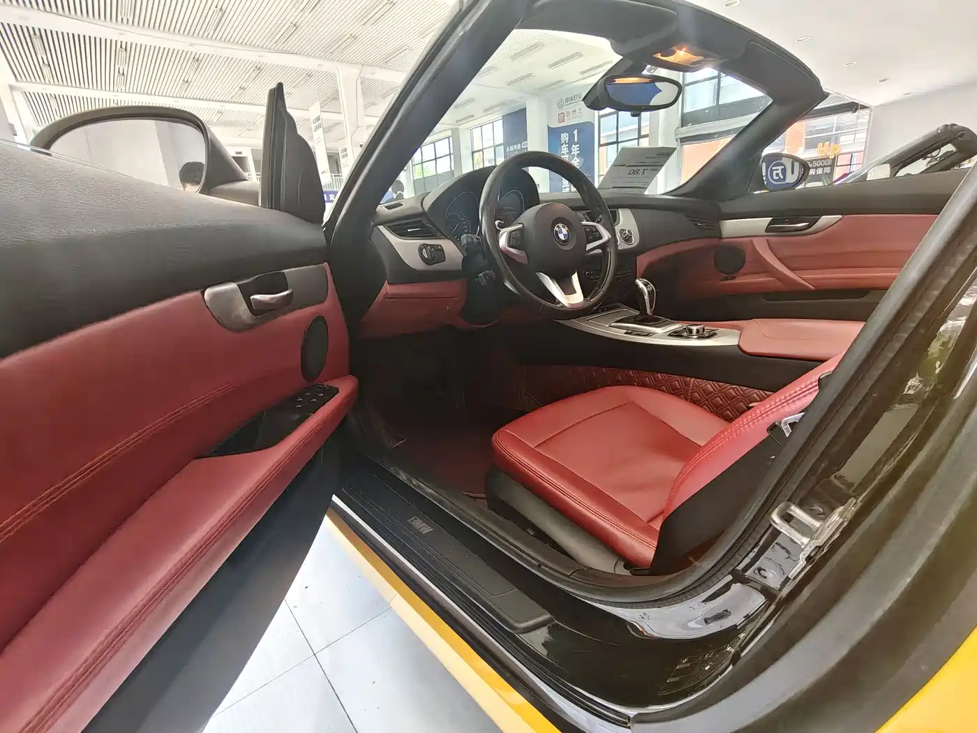 BMW Z4 2012 sDrive20i Leading фото 7