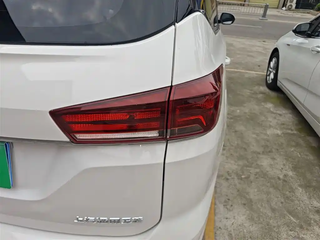 Baojun 360 2019 2019 1.5L CVT Elite (China VI)