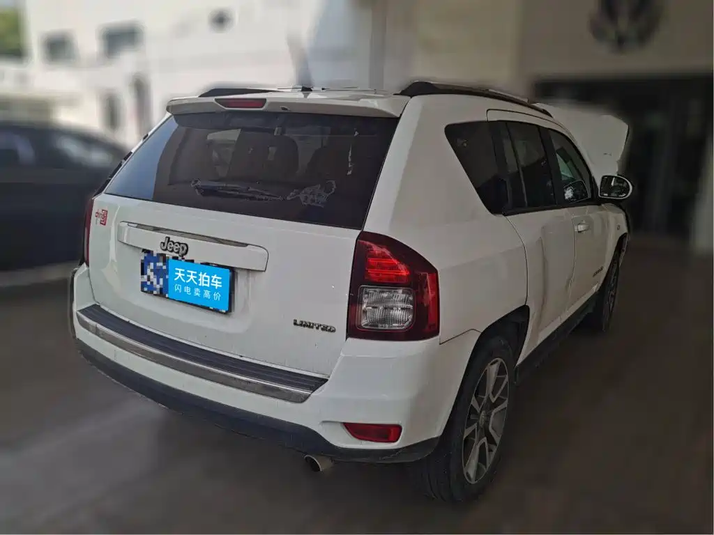 Jeep Compass (Import) 2015 2014 Facelift 2.4L 4WD Luxury Navigation Edition