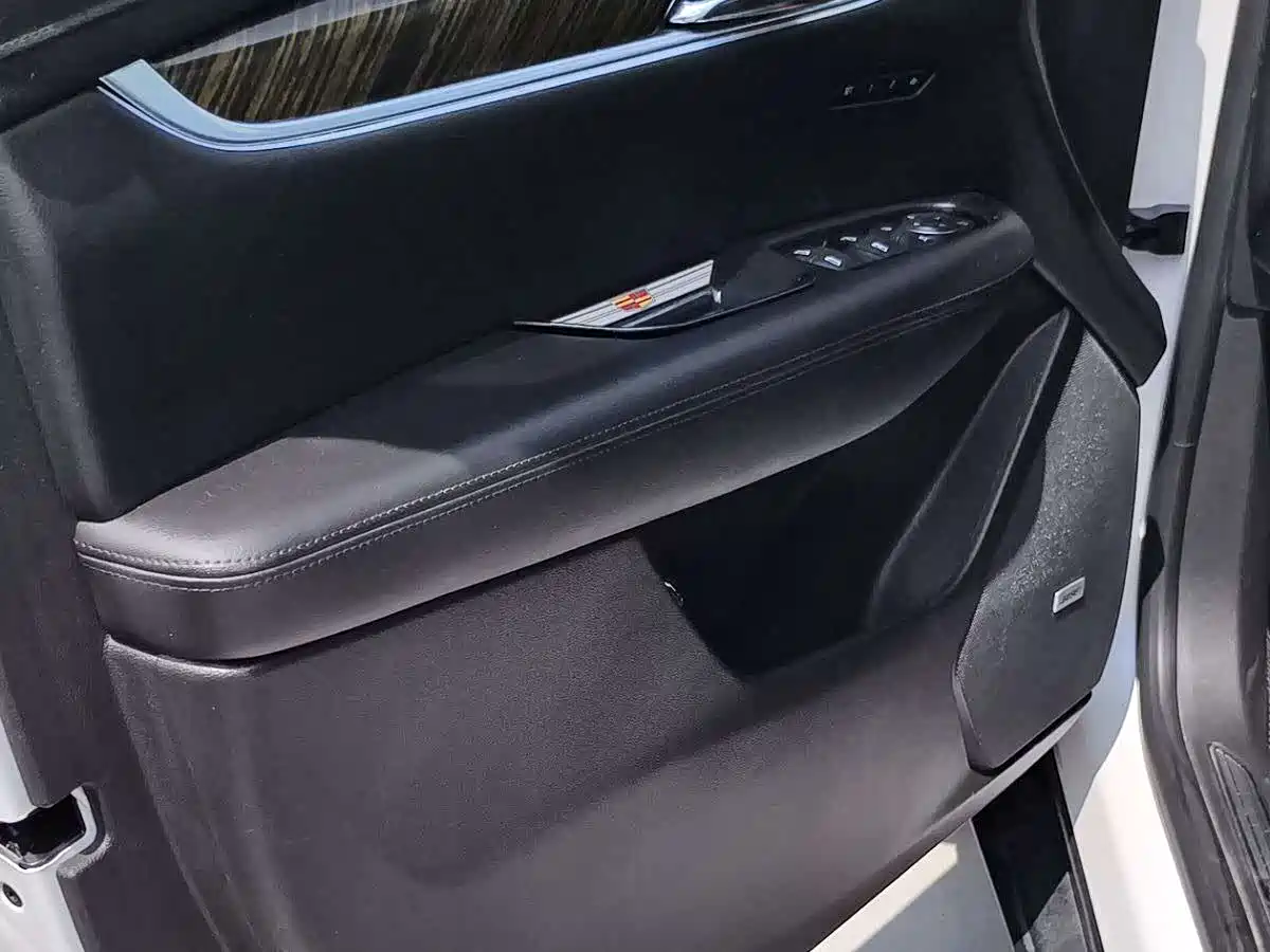 Cadillac XT5 2016 25T Luxury Model фото 8
