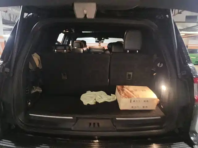 Lincoln Navigator 2019 3.5T Ultimate China VI — фото 4
