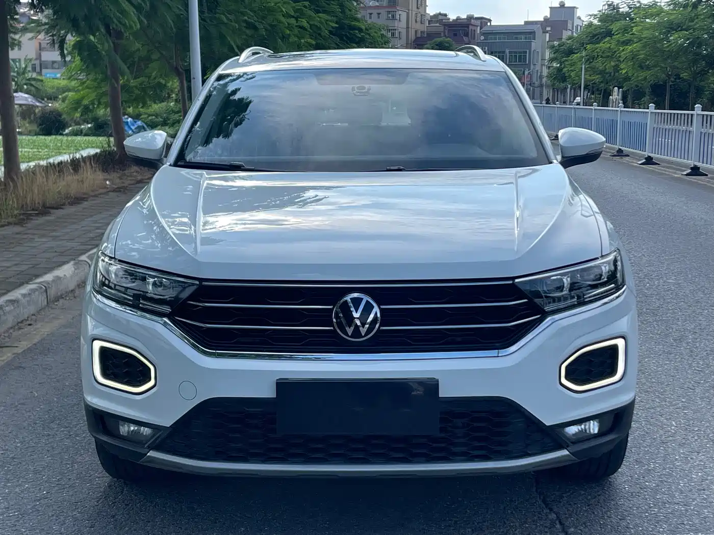 Volkswagen T-Roc, миниатюра 2