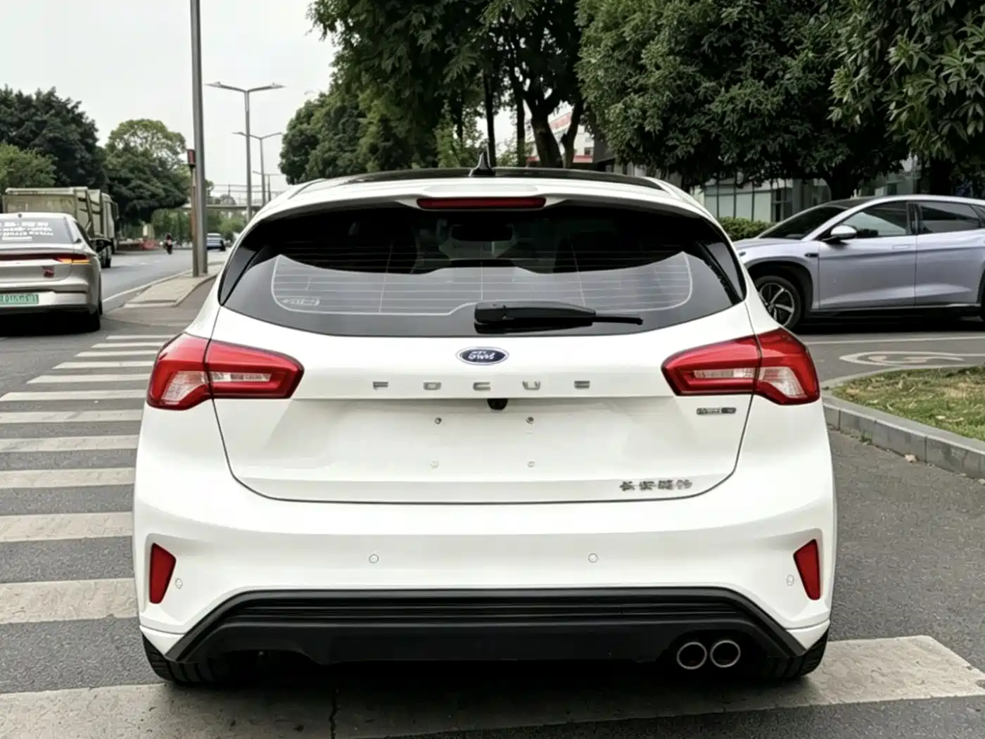 Ford Focus 2021 Hatchback EcoBoost 180 Automatic ST Line фото 5