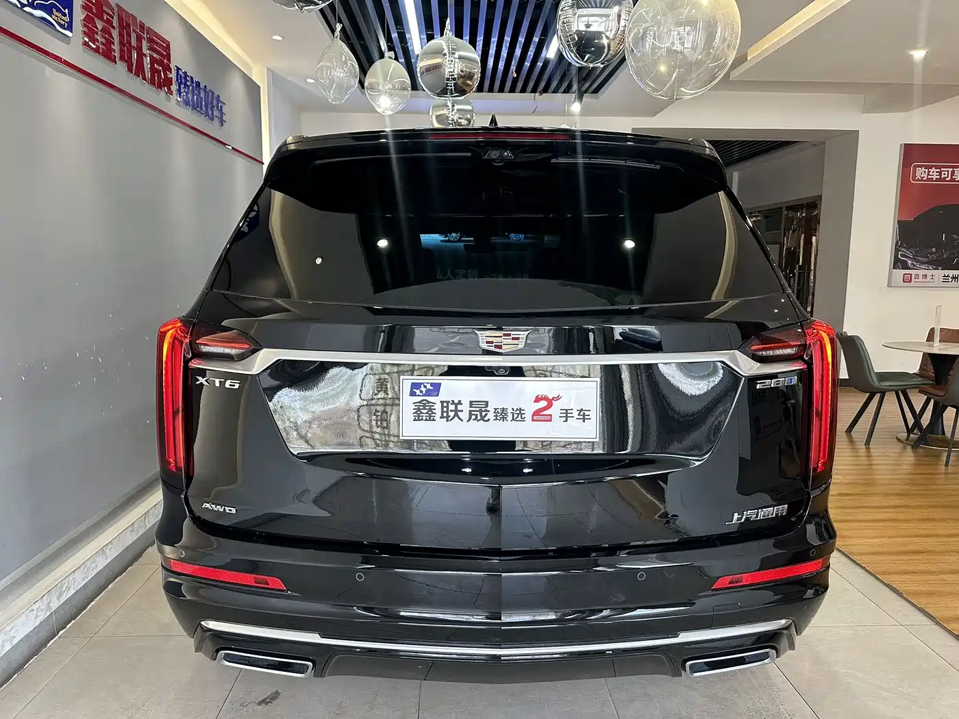 CADILLAC XT6