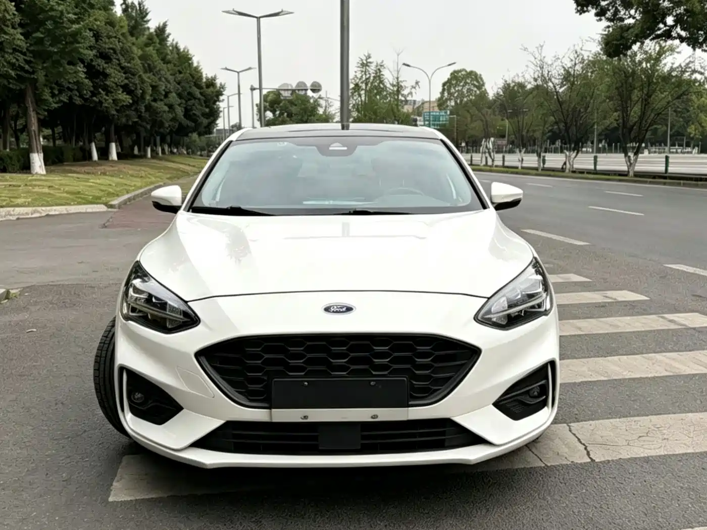 Ford Focus 2021 Hatchback EcoBoost 180 Automatic ST Line фото 2