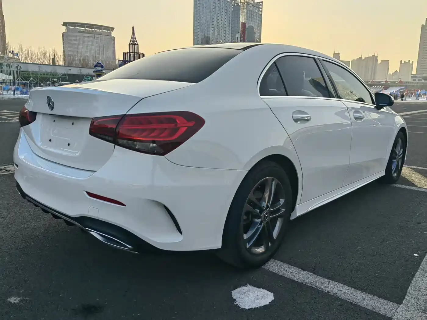 Mercedes-Benz A-Class 2021 A 180 L Sports Sedan фото 2