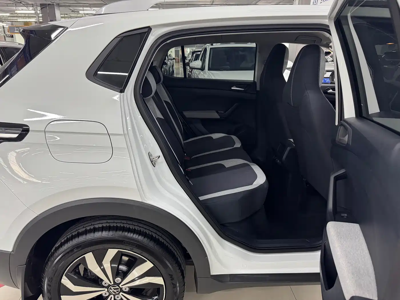 Volkswagen Tharu 2025 Model Rising Star 1.5L Advance Edition фото 12