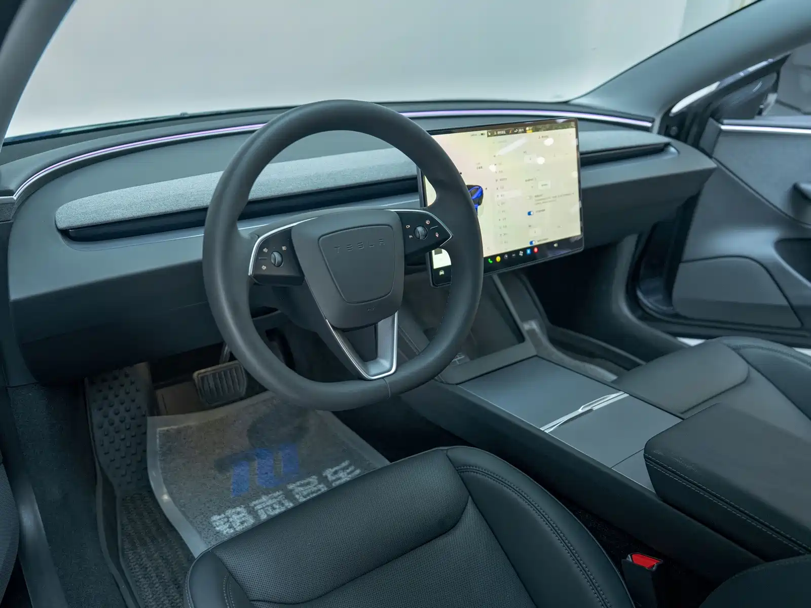 Фото 8 - Tesla Model 3