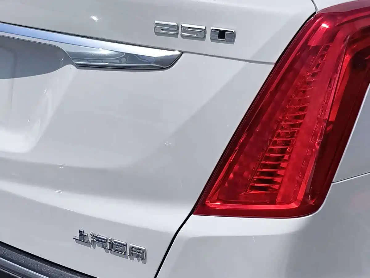 Cadillac XT5 2016 25T Luxury Model фото 6