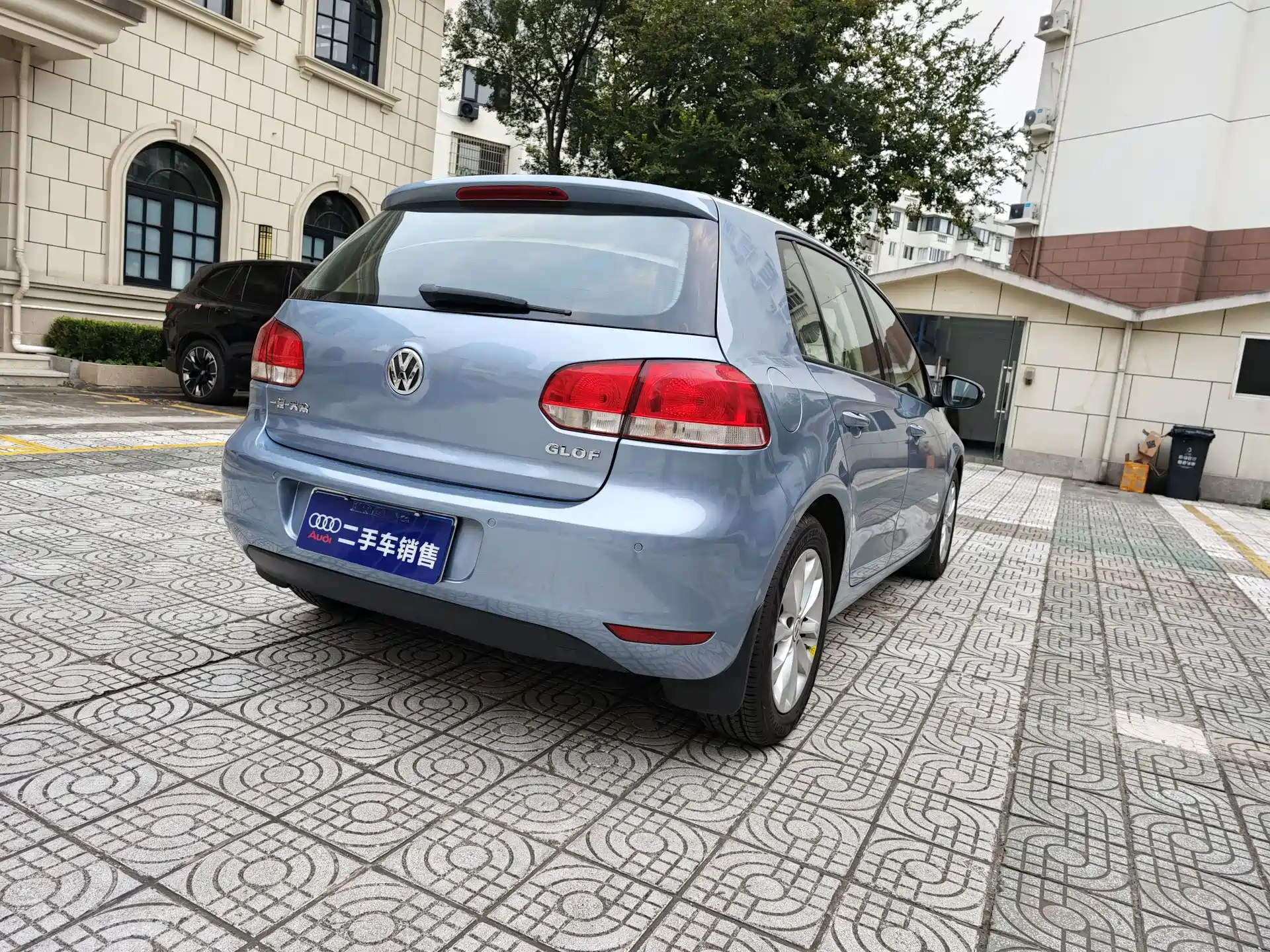 Photo 4 - Volkswagen Golf
