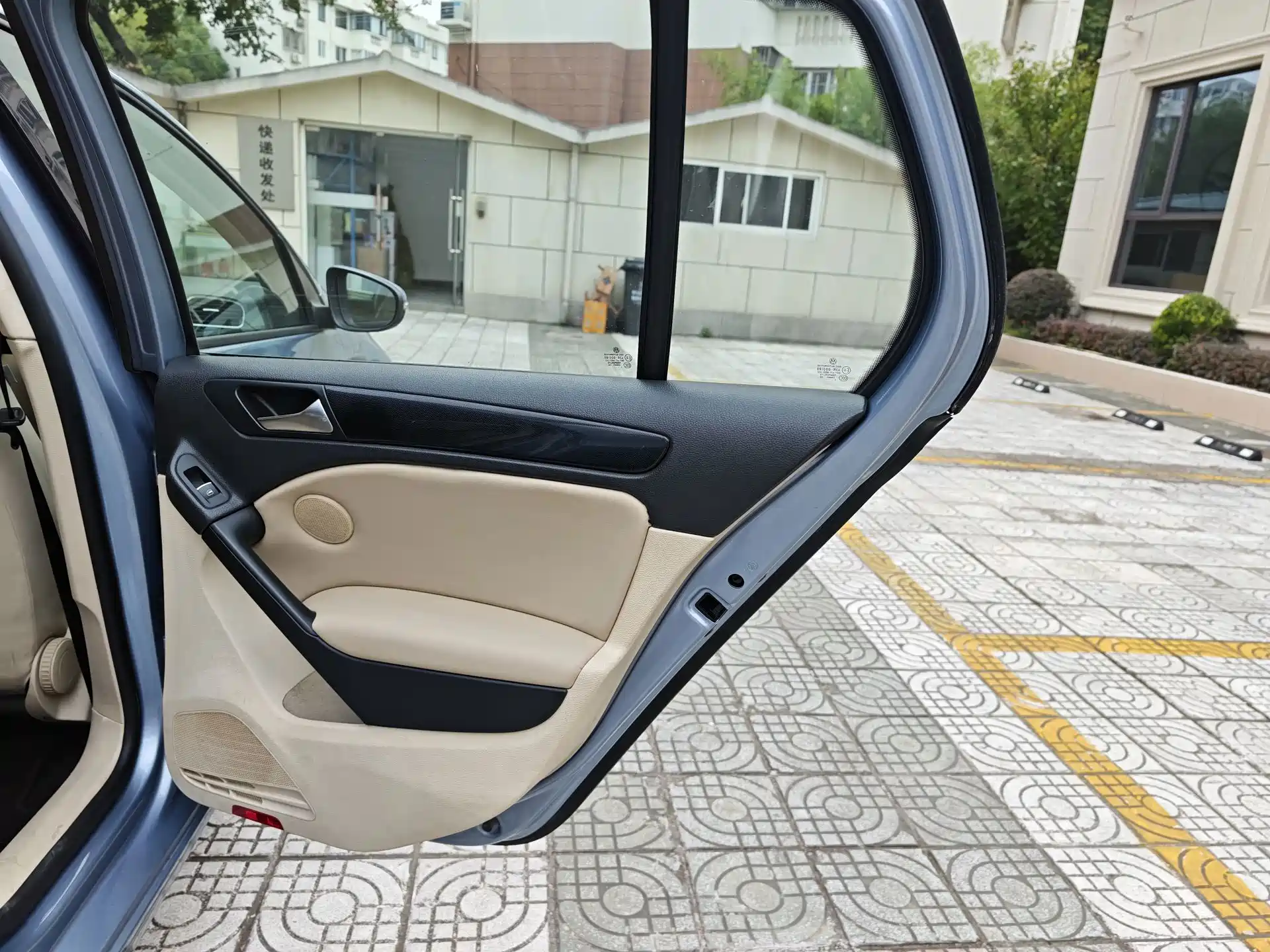 Photo 15 - Volkswagen Golf