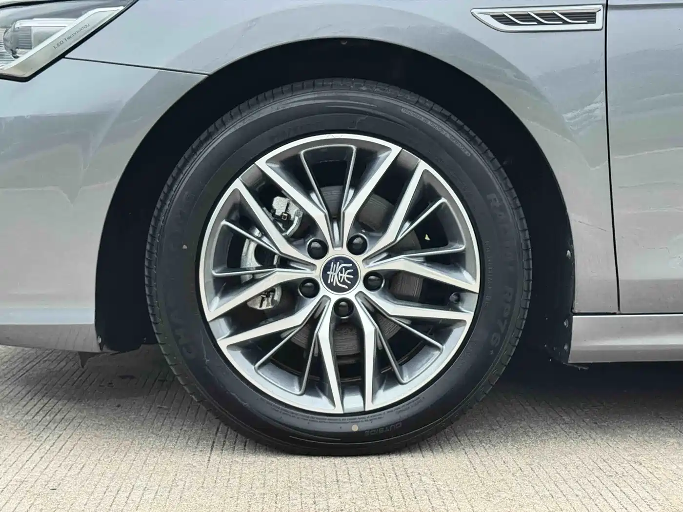 BYD Qin PLUS 2023 Champion Edition DM-i 55KM Surpassing фото 9