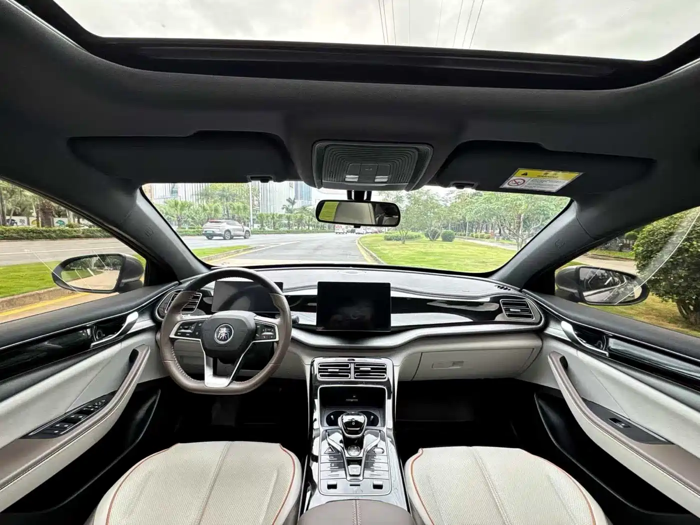 BYD Qin PLUS 2023 Champion Edition DM-i 55KM Surpassing фото 10