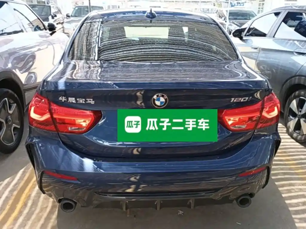 BMW 1-SERIES