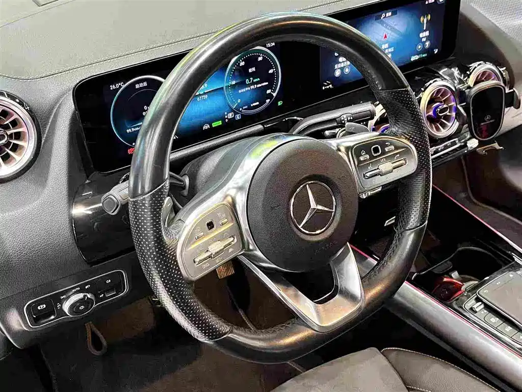 Mercedes-Benz EQA 2022 2022 EQA 300 4MATIC Launch Special Edition