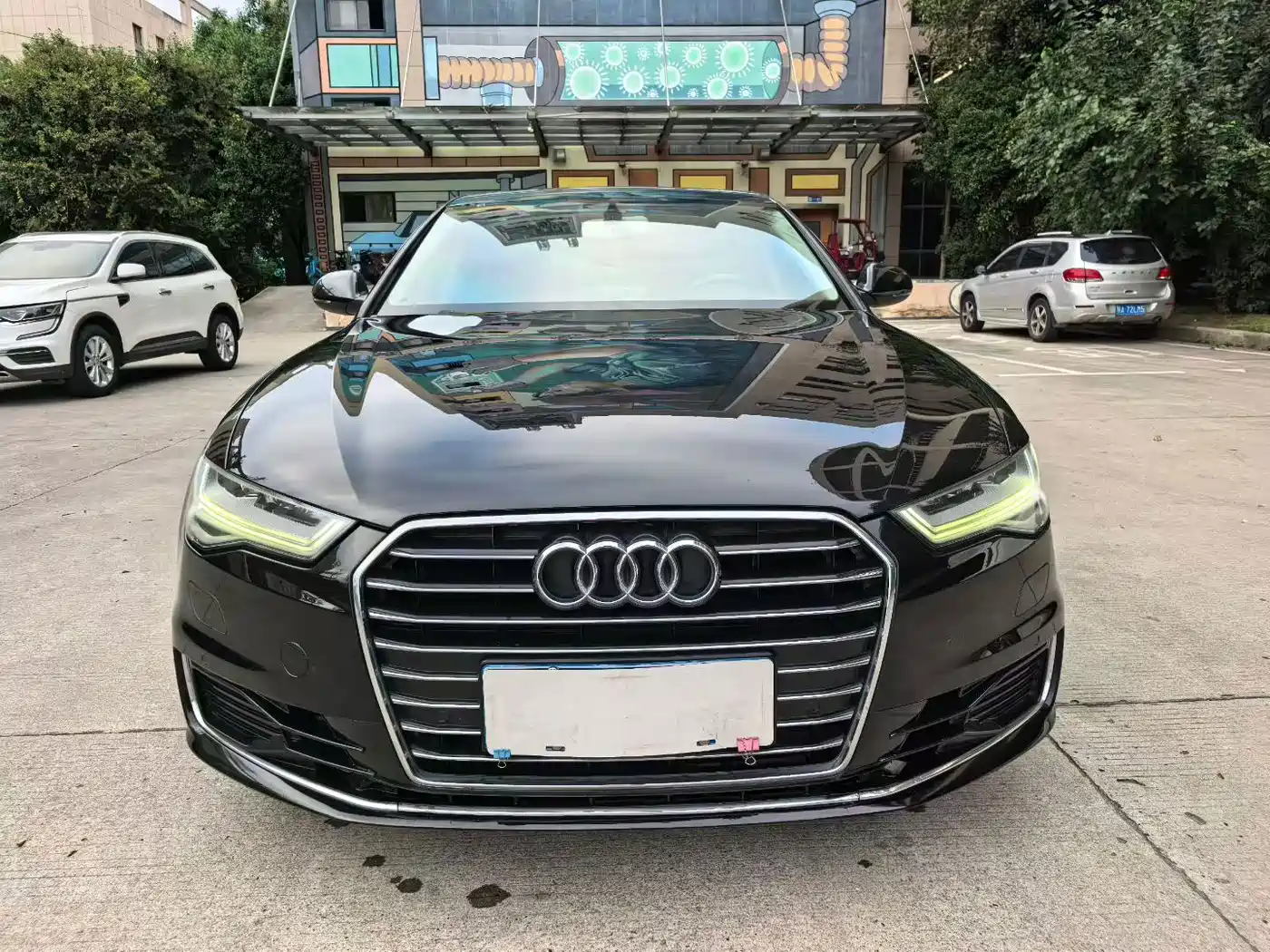 Photo 2 - Audi A6L