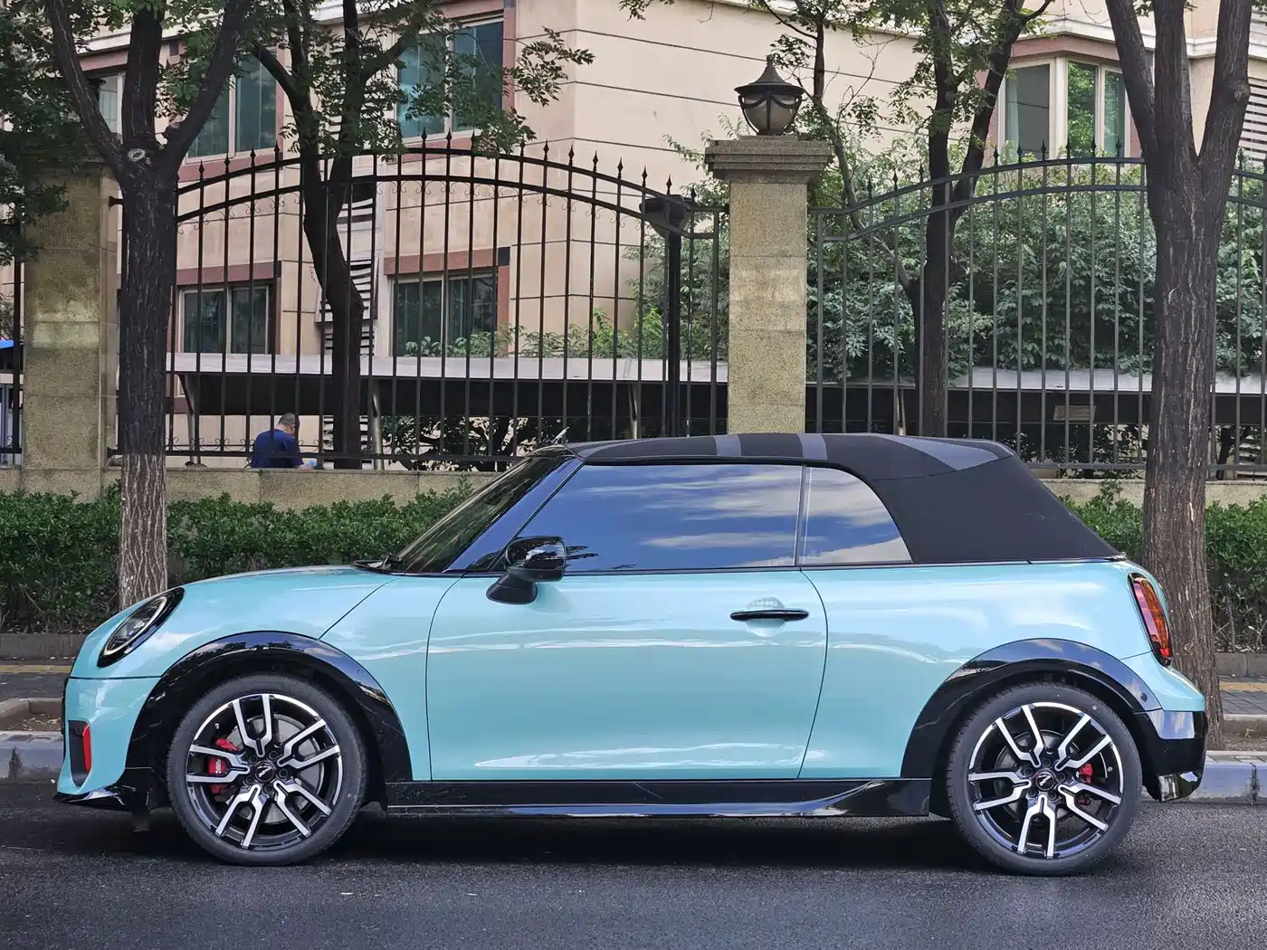 MINI JCW 2025 JOHN COOPER WORKS CABRIO фото 2