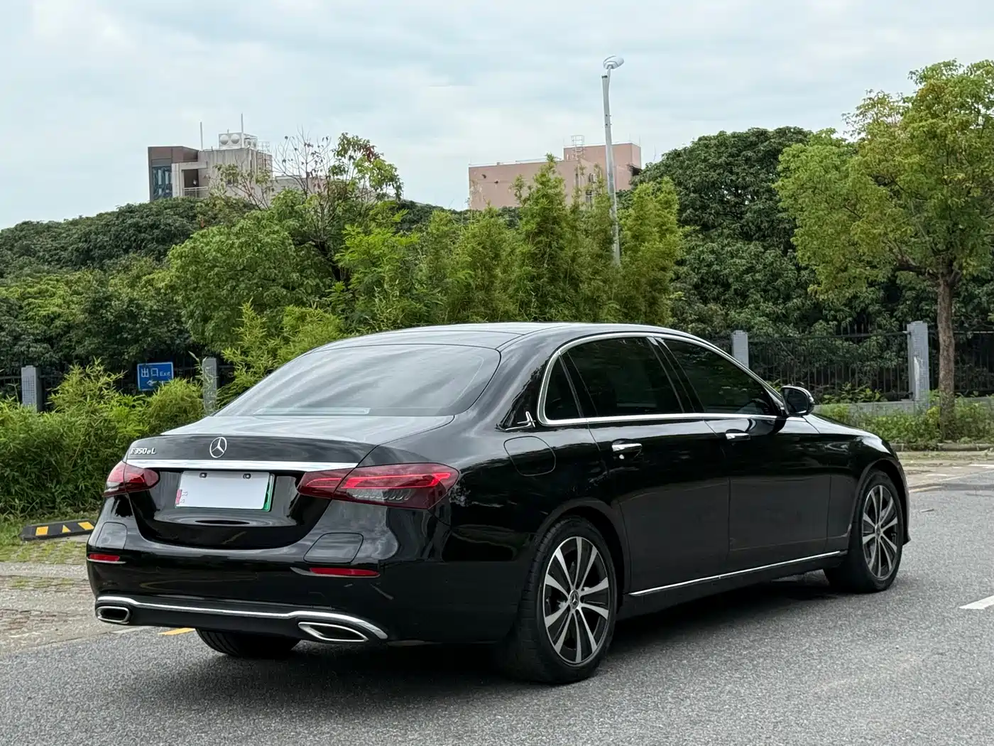 Mercedes-Benz E-Class New Energy 2022 Facelift III E 350 e L Plug-in Hybrid Sports Sedan фото 15
