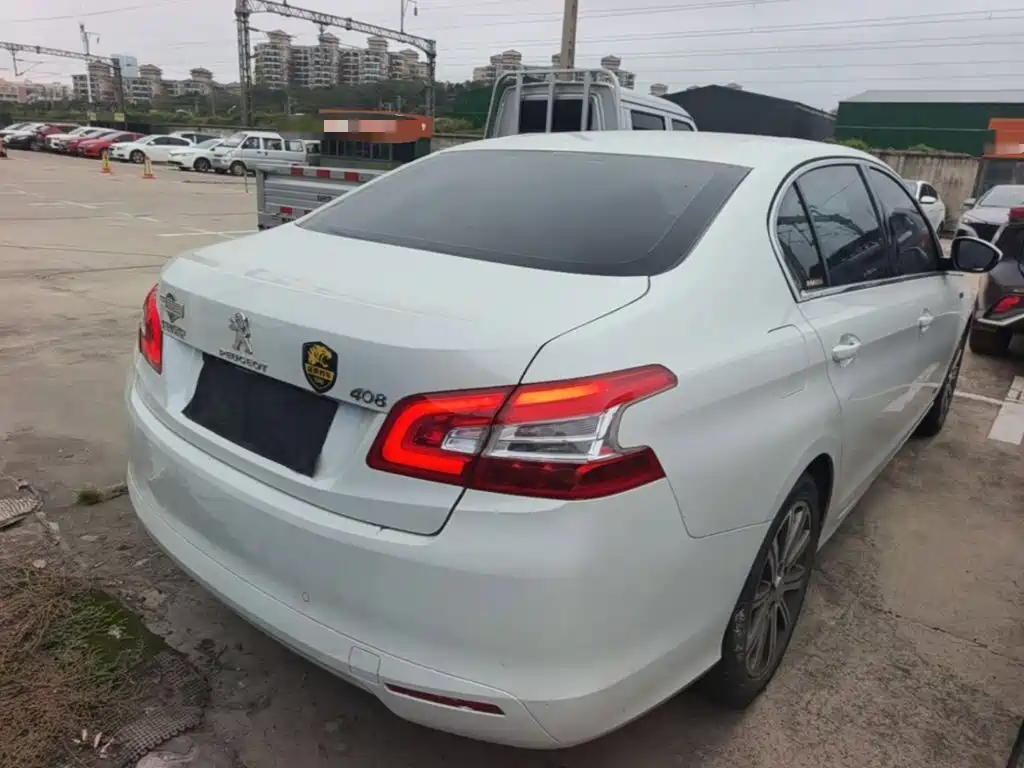 Photo 7 - Peugeot 408