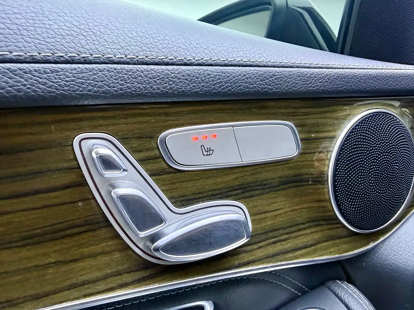 Mercedes-Benz GLC 2018 Facelift GLC 260 4MATIC Luxury фото 16