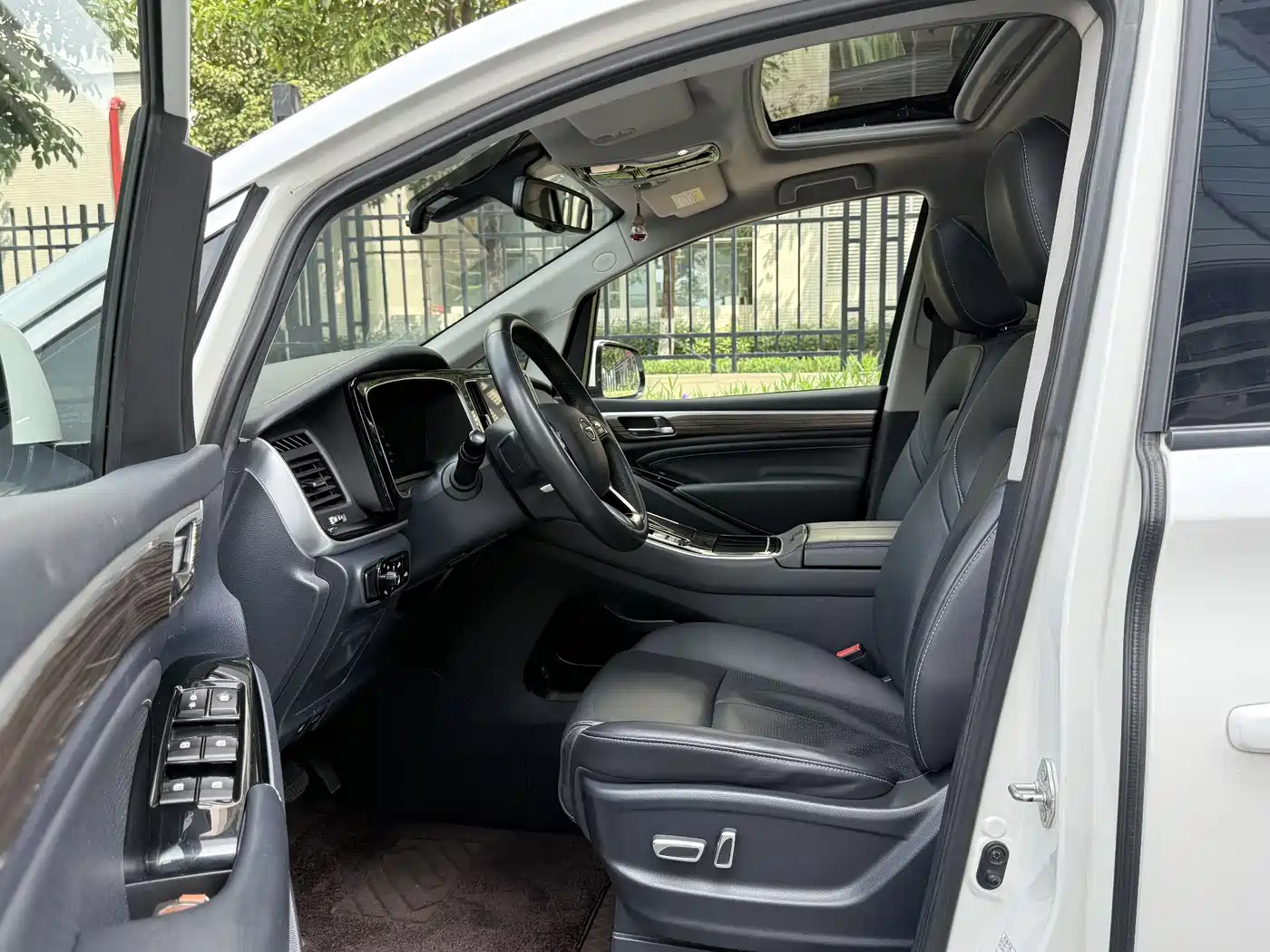 GAC Trumpchi Trumpchi M8 2021 Leading Show Series 390T Premium Edition фото 11