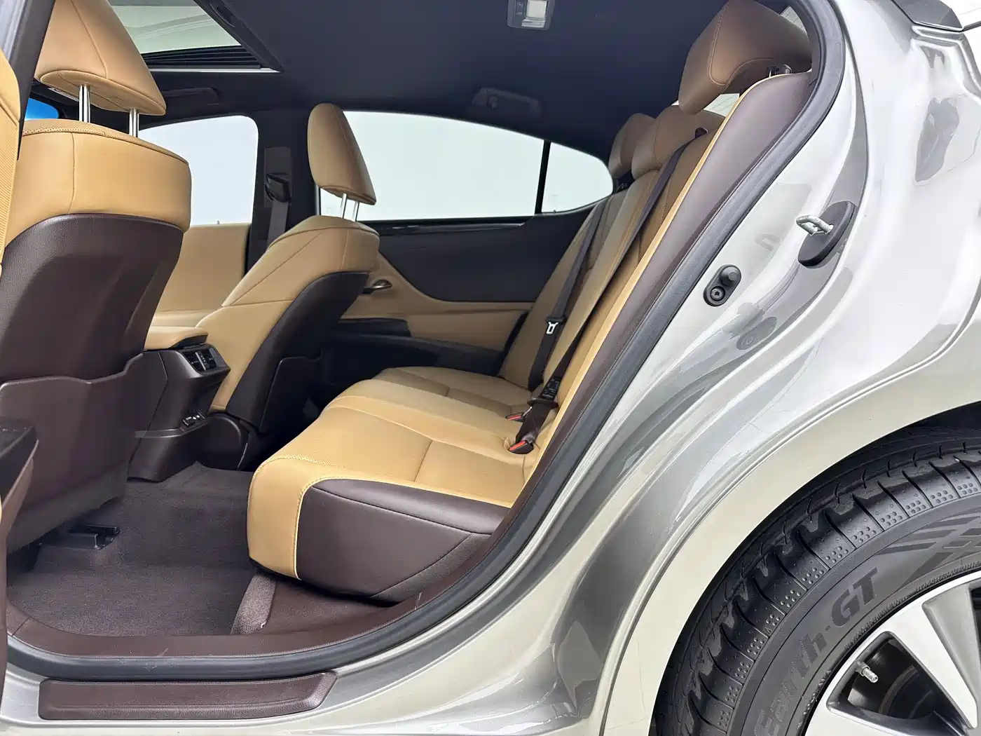 Lexus ES 2020 200 Excellence фото 10