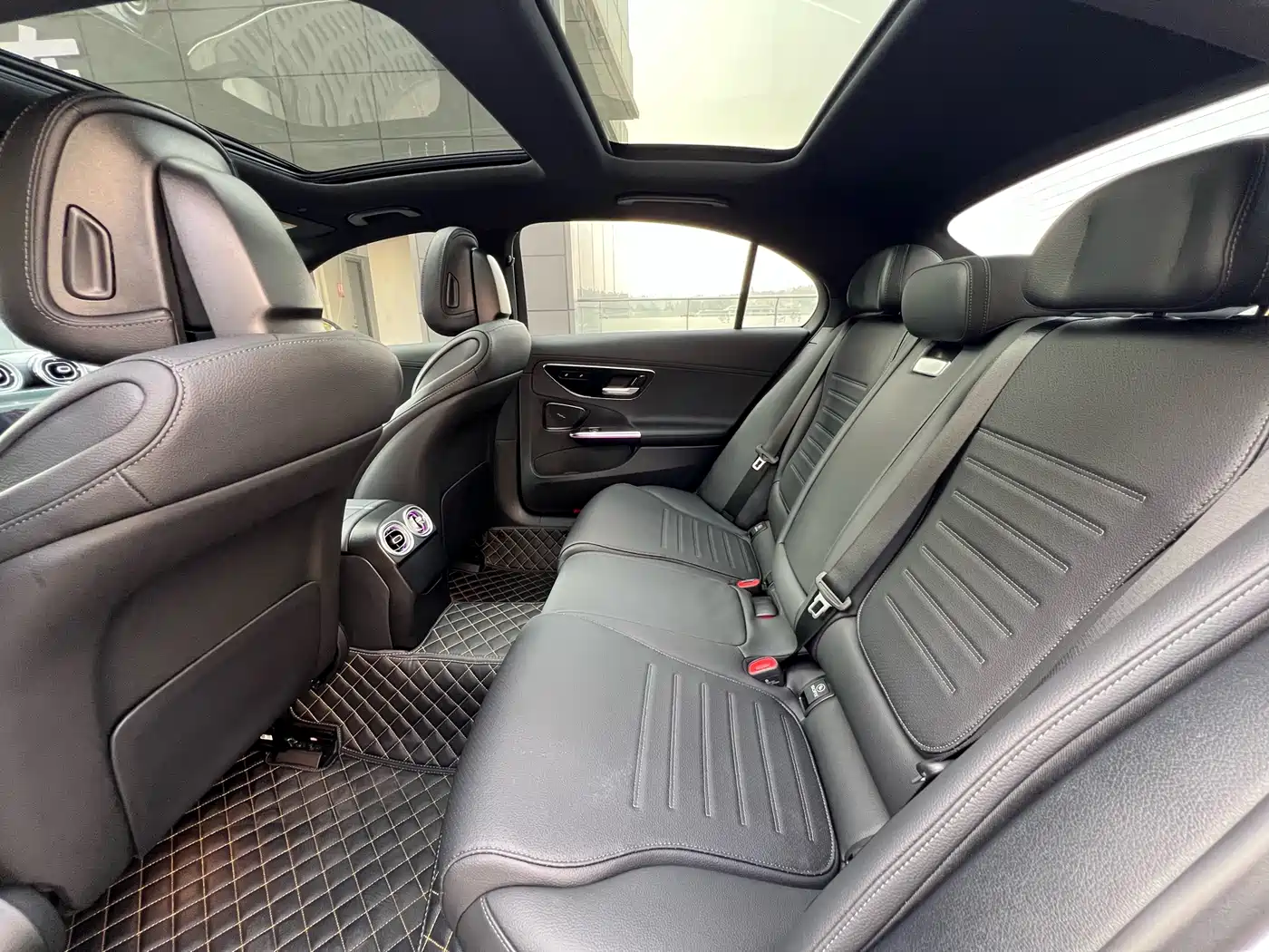 Mercedes-Benz C-Class 2024 C 260 L Sport фото 10