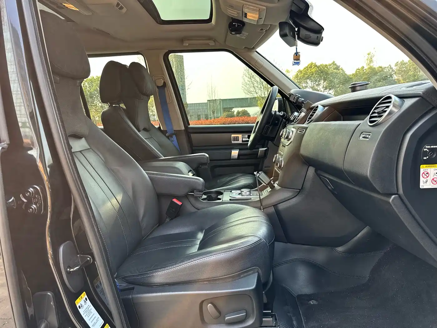 Land Rover Discovery 2016 3.0 SC V6 HSE фото 11