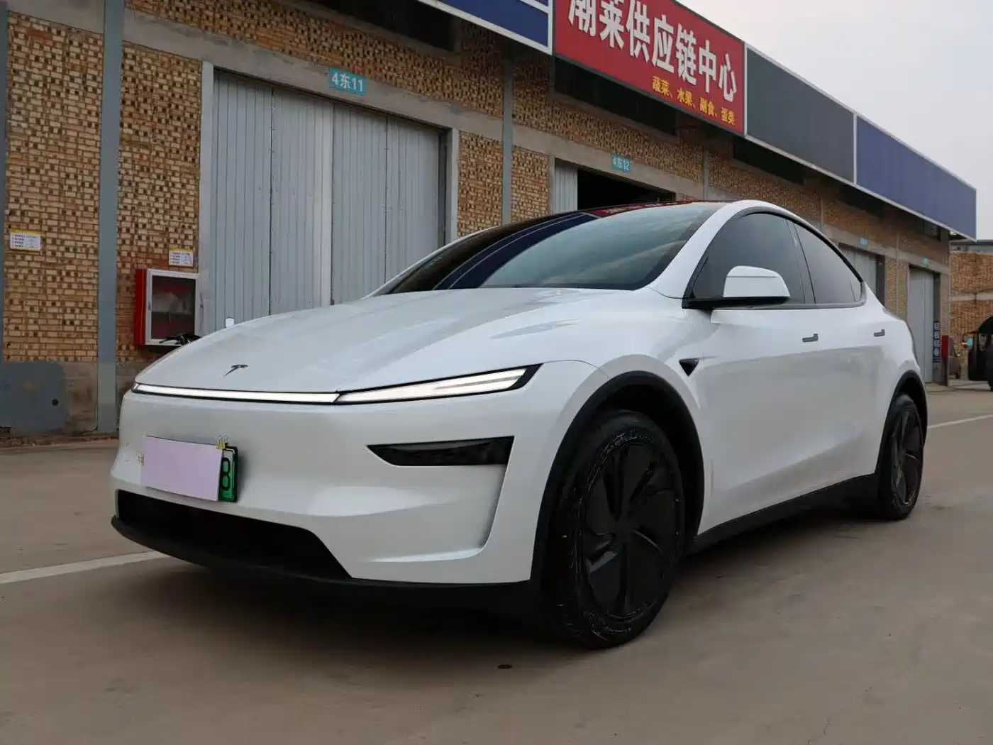 Tesla Model Y 2026 2025 Model Rear-Wheel Drive Launch Edition
