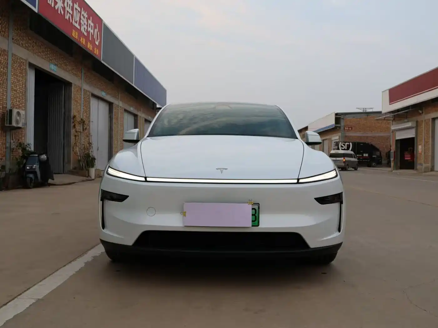 Tesla Model Y 2026 2025 Model Rear-Wheel Drive Launch Edition