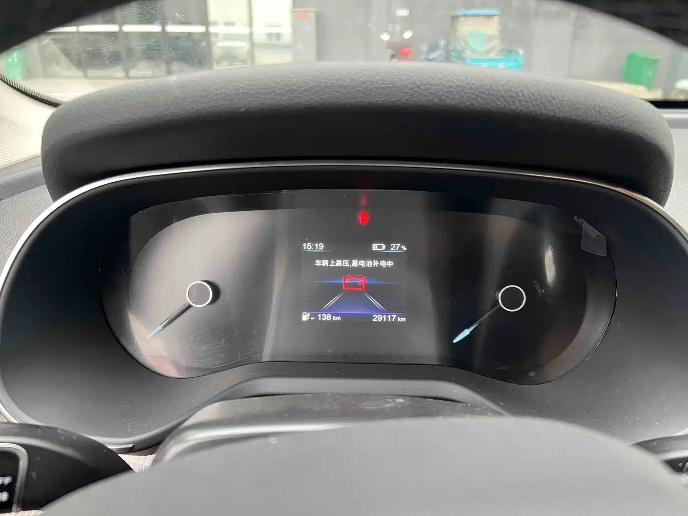 Hongqi E-QM5 2022 431km Charging Enjoyment Edition фото 9
