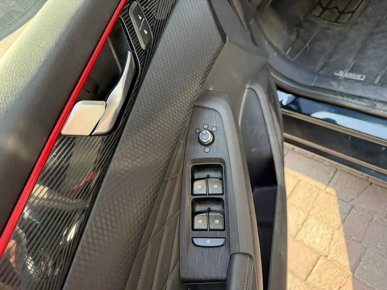 DONGFENG YI HYUN MAX