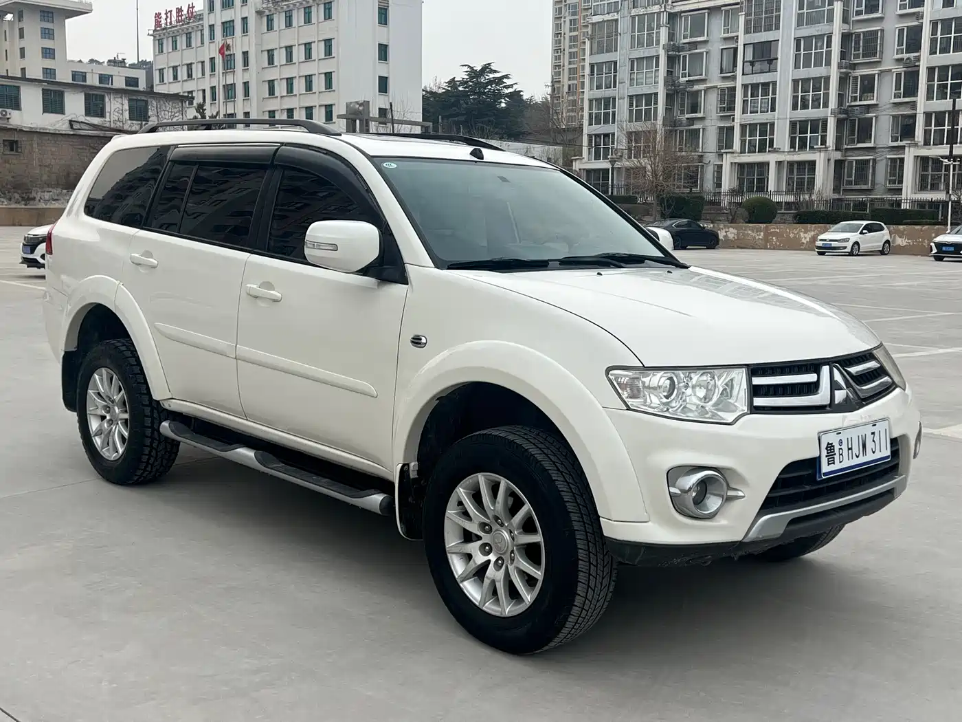 Mitsubishi Pajero Sport 2013 3.0L Automatic 2WD Luxury фото 3