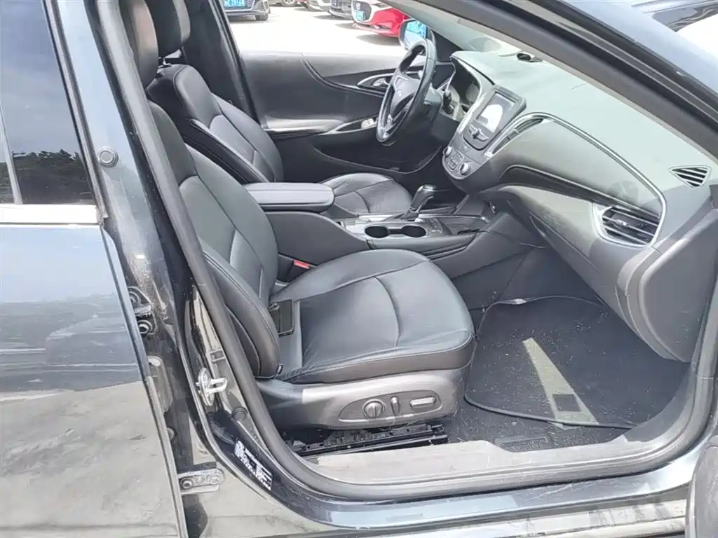 Chevrolet Malibu XL 2017 1.5T Auto Sport Edition фото 25