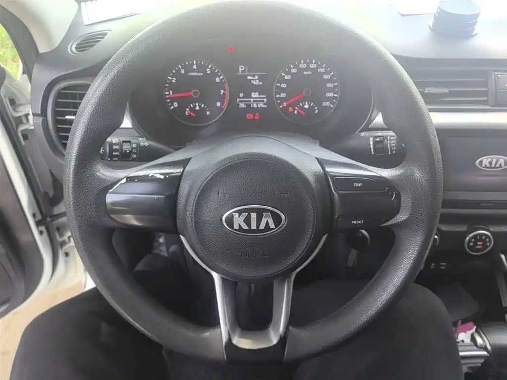 KIA K2