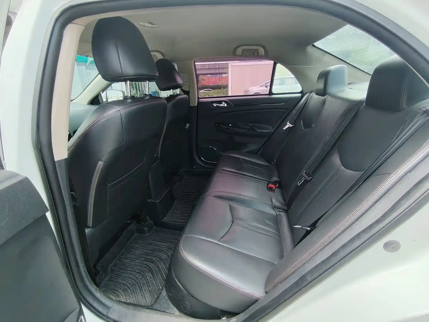 Фото 9 - BYD e5