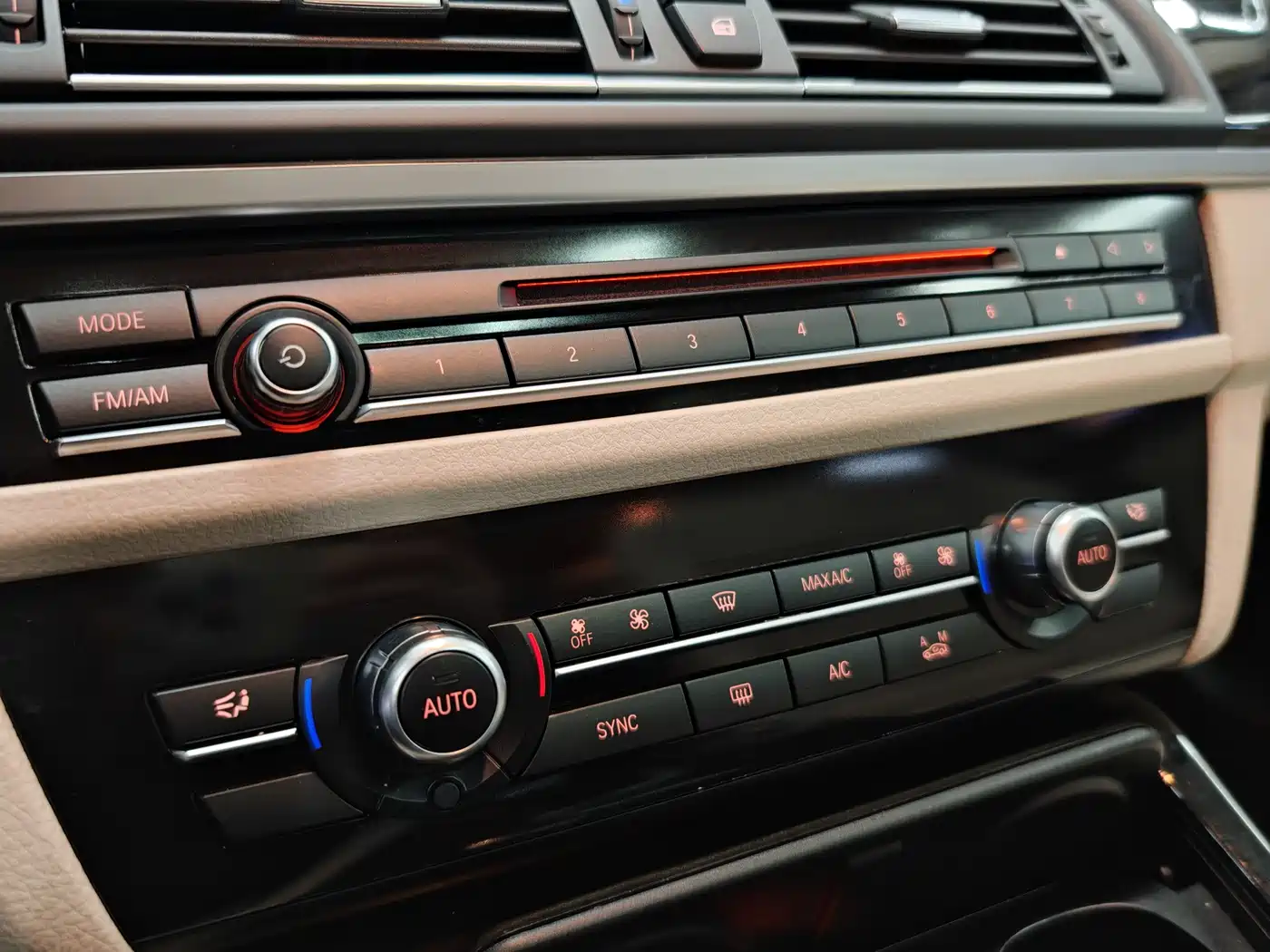 BMW 5 Series (Import) 2014 528i xDrive M Sport Wagon фото 29