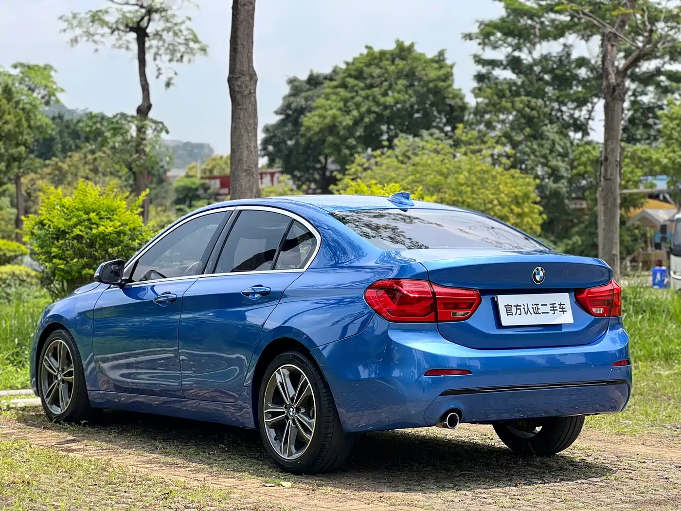 BMW 1 Series 2018 118i Sport Edition фото 5